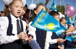 Глава Минобразования поздравил казахстанцев с Днем знаний