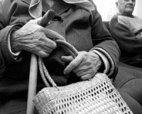 80-летнюю пенсионерку обокрали две женщины